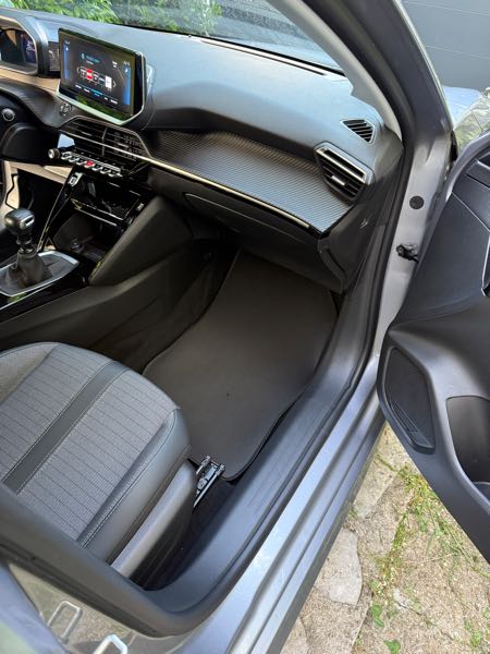 Peugeot 208 II 1.5 BLUEHDI 100 S&amp;S ALLURE BUSINESS