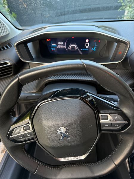 Peugeot 208 II 1.5 BLUEHDI 100 S&amp;S ALLURE BUSINESS