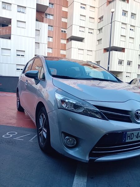 Toyota Verso (2) 112 D-4D FAP SKYVIEW 5PL