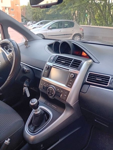 Toyota Verso (2) 112 D-4D FAP SKYVIEW 5PL