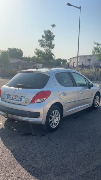 Peugeot 207 (2) 1.6 HDI 90 SERIE 64 5P