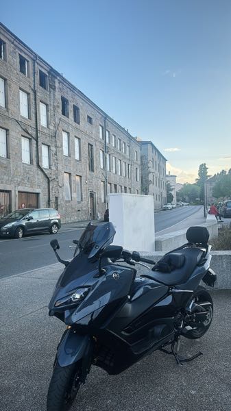 YAMAHA T-MAX TECH MAX