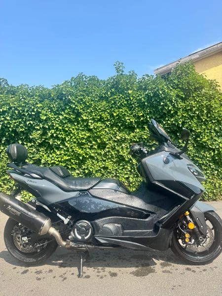 YAMAHA T-MAX TECH MAX