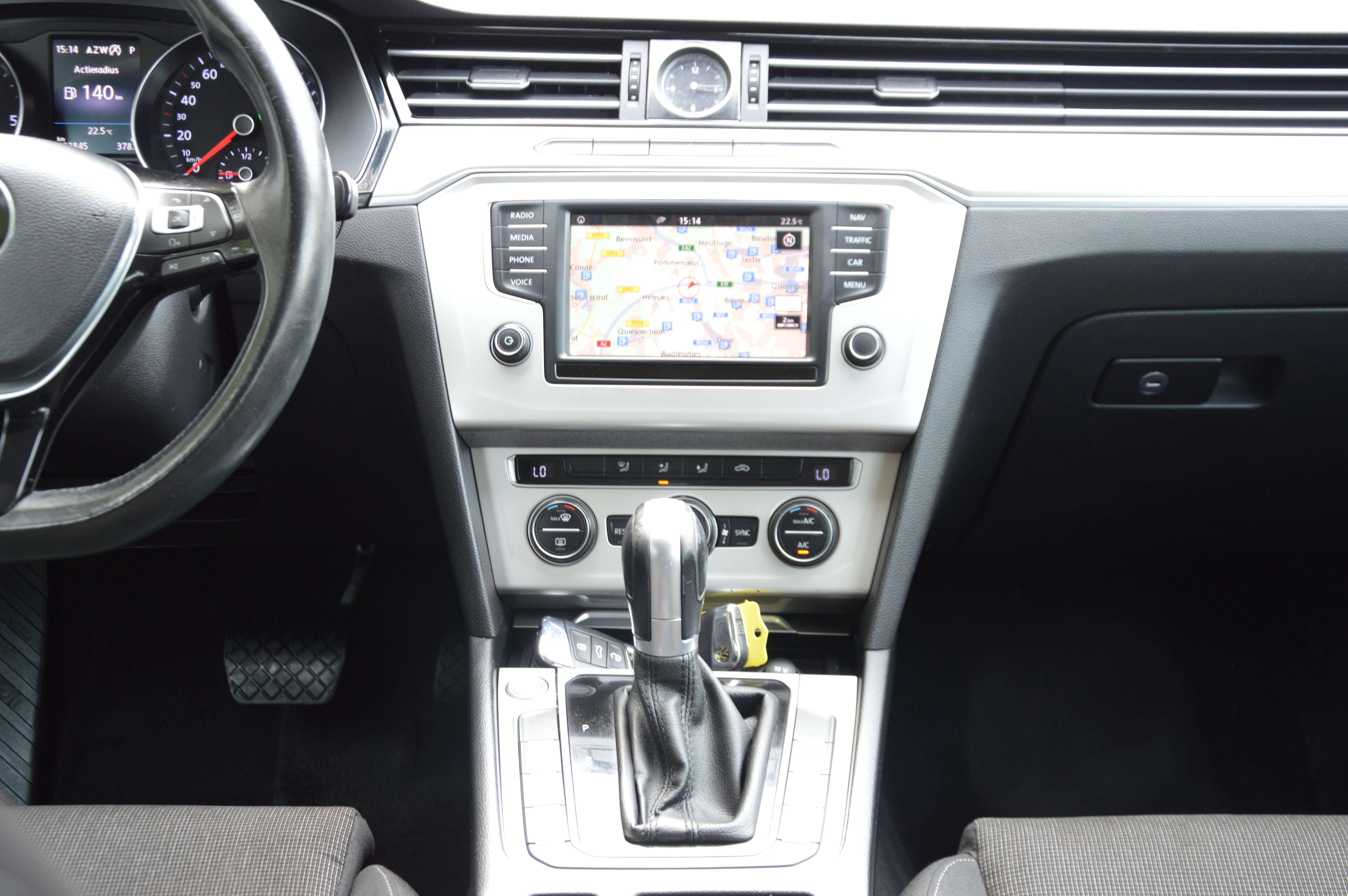 Volkswagen Passat Variant 1.6 CR TDi Highline DSG NAV CAM CLIM 123.845KM