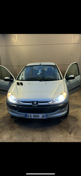 Peugeot 206 Peugeot 206 Essence 2005 – 205 000 km – Entretien nickel