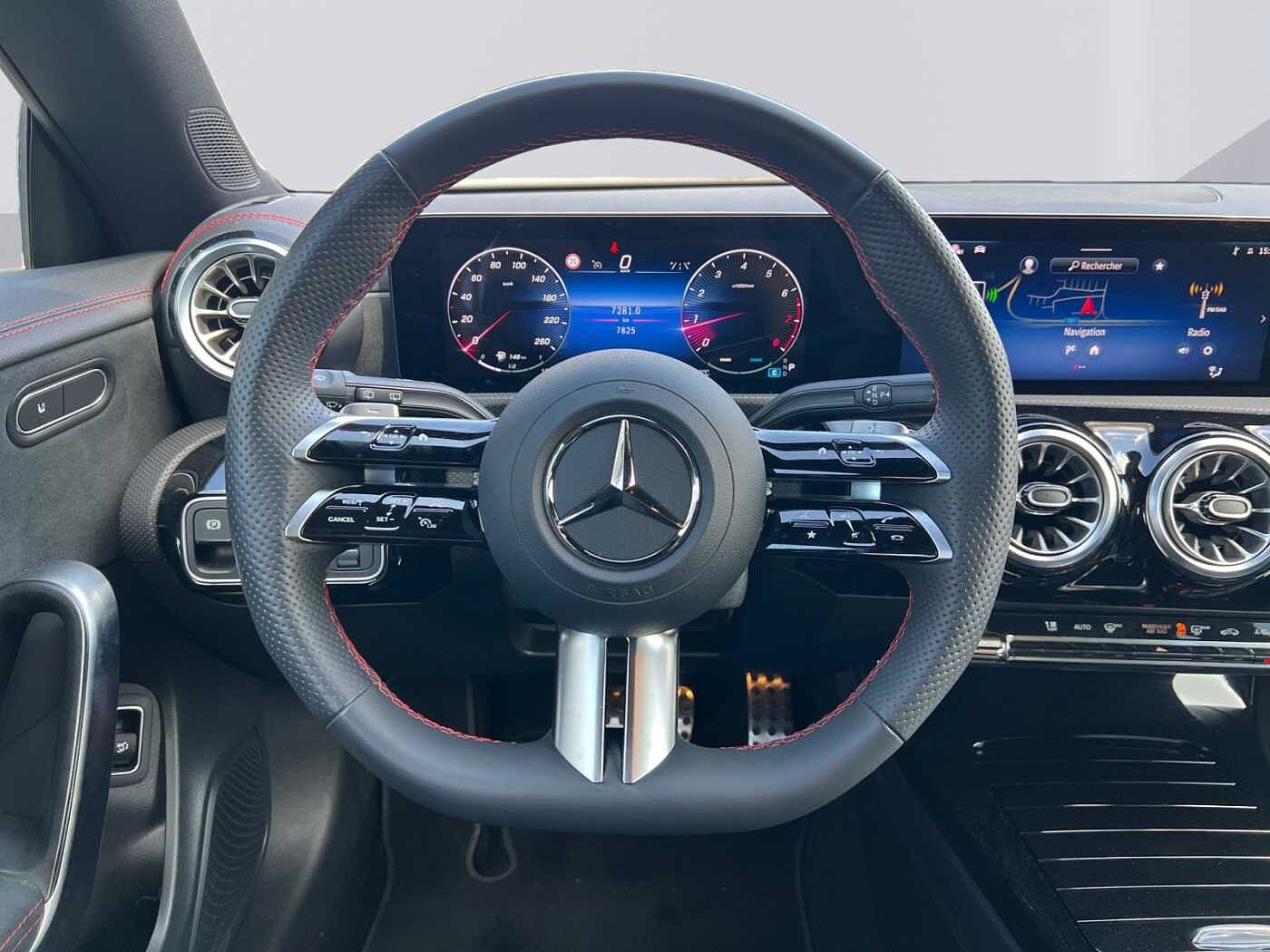 Mercedes-Benz CLA 200 Shooting Brake  AMG Line