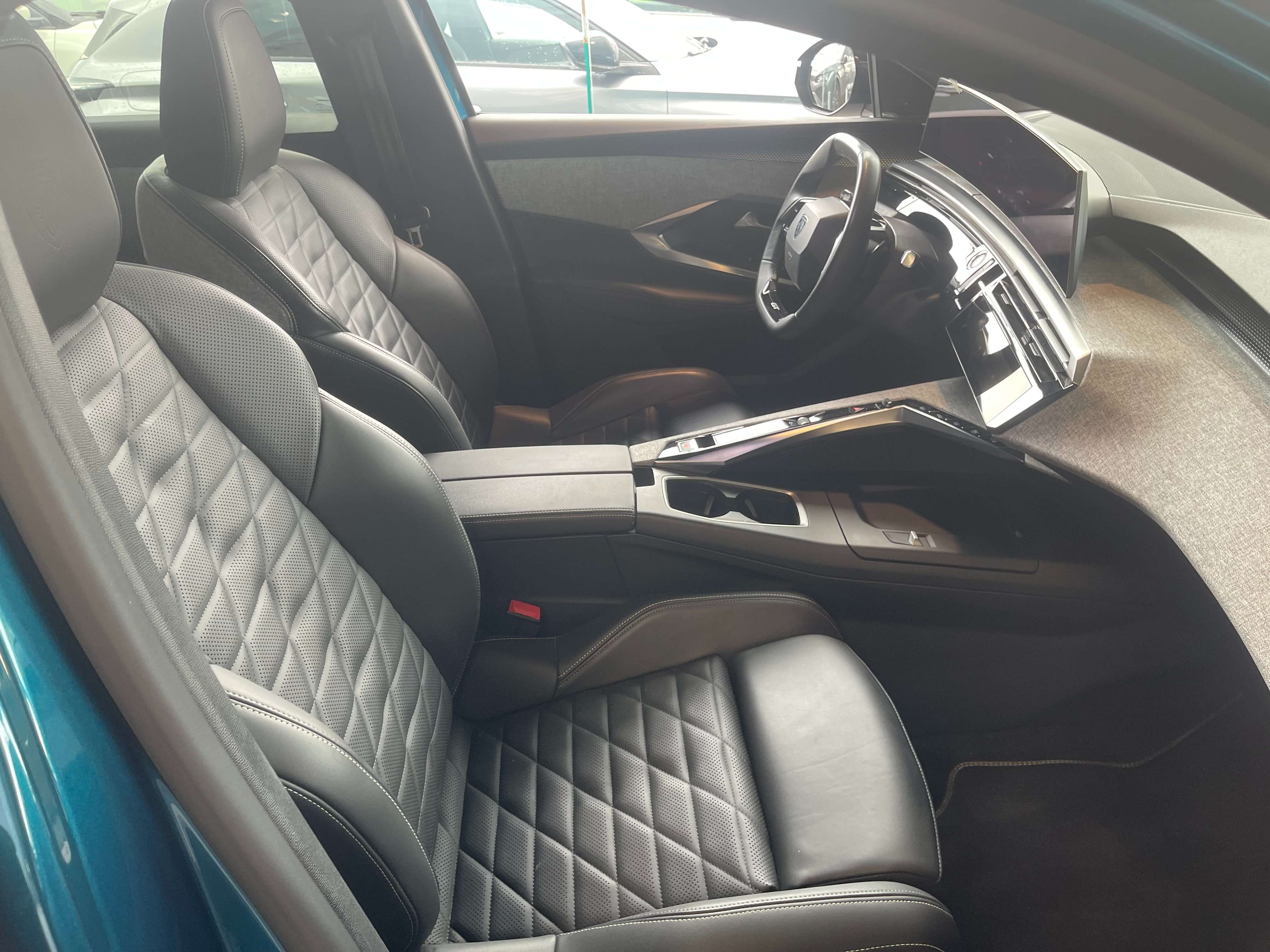 Peugeot 3008 e-3008 73 kWh GT