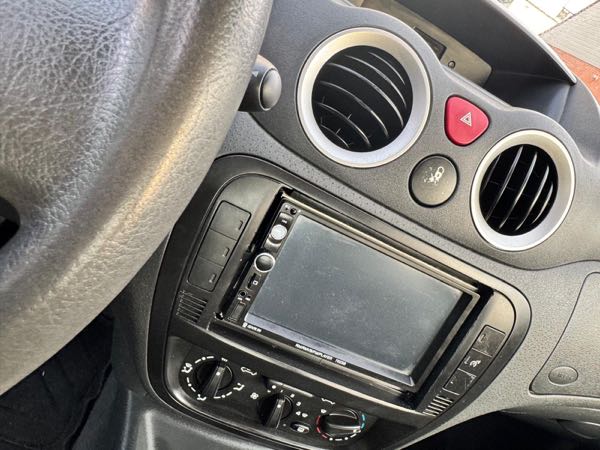 Citroen C3 🚗 Citroën C3 – 1.0L Éthanol – 1500€ 🚗