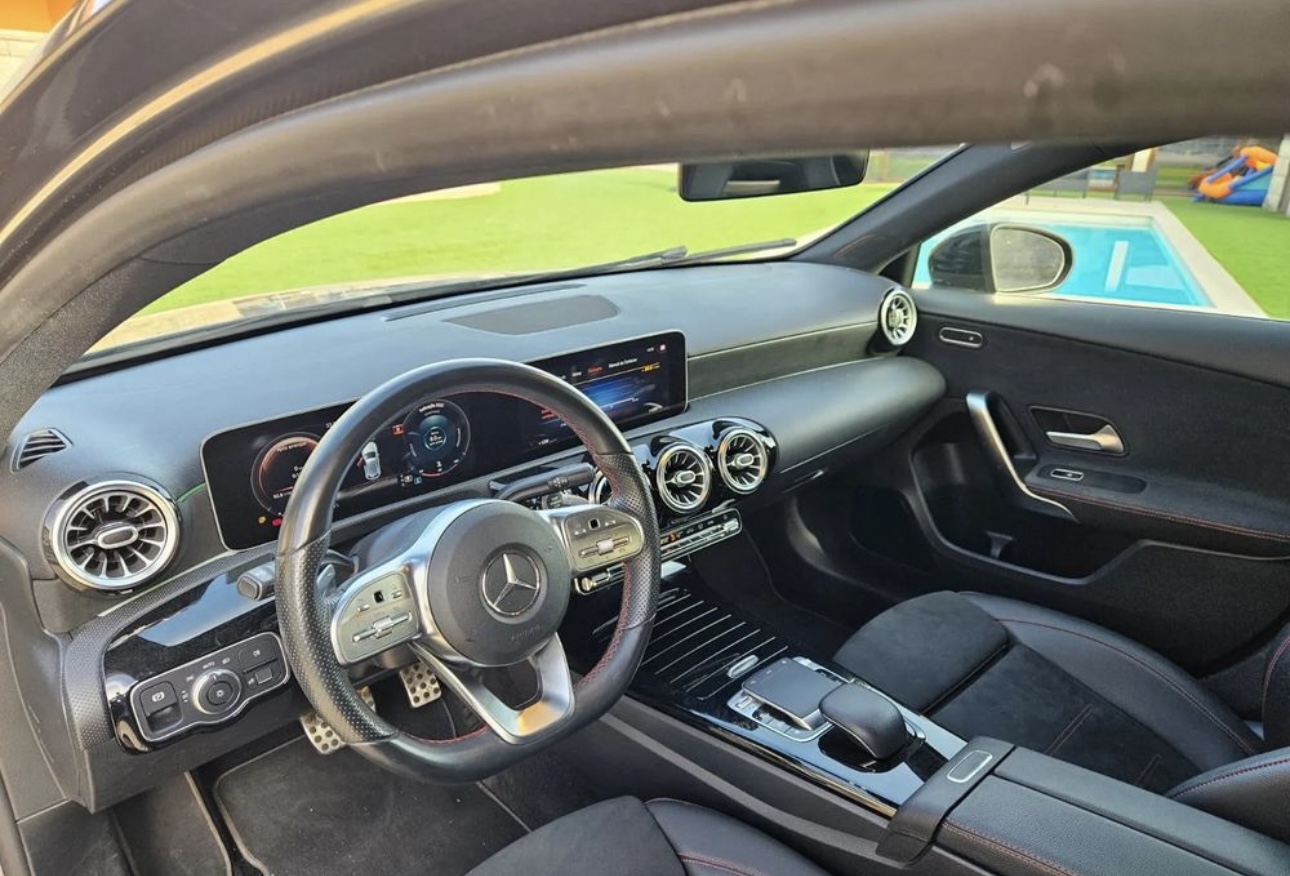Mercedes-Benz Classe A IV BERLINE 250 AMG LINE 4MATIC 7G-DCT