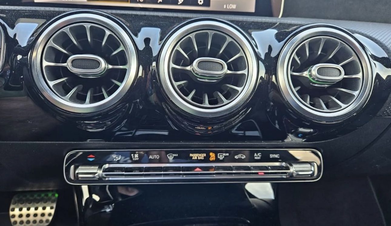 Mercedes-Benz Classe A IV BERLINE 250 AMG LINE 4MATIC 7G-DCT
