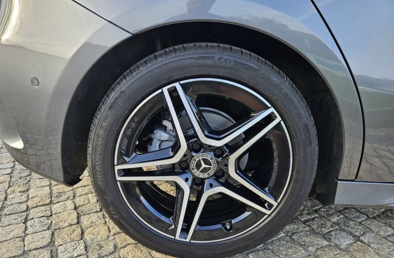 Mercedes-Benz Classe A IV BERLINE 250 AMG LINE 4MATIC 7G-DCT