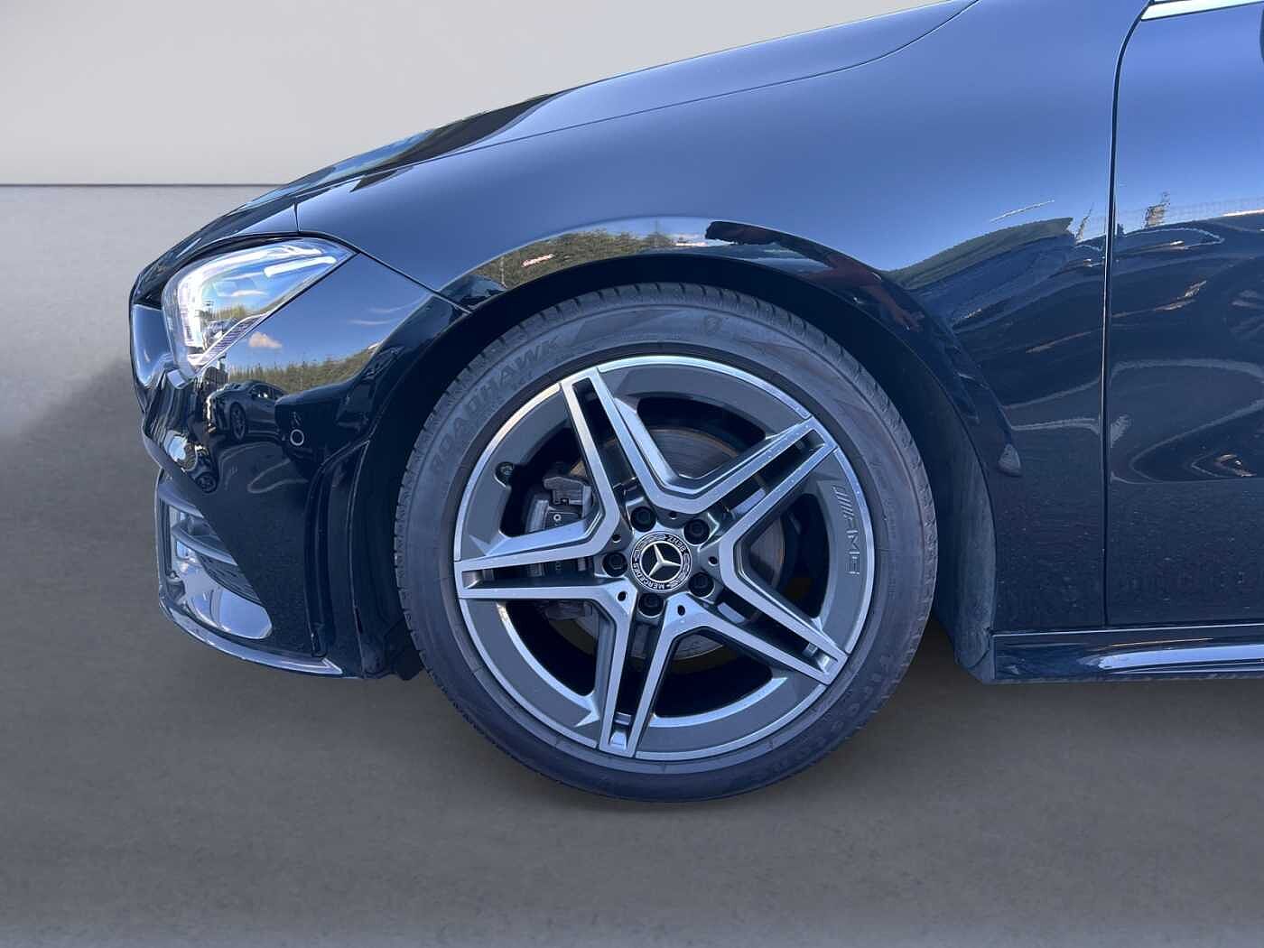 Mercedes-Benz CLA 180  Coupé AMG Line