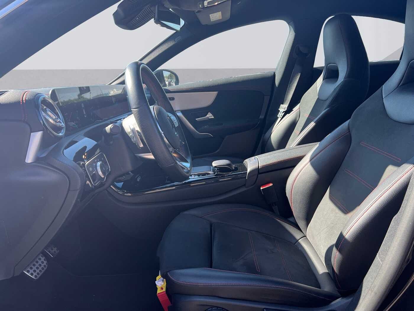 Mercedes-Benz CLA 180  Coupé AMG Line