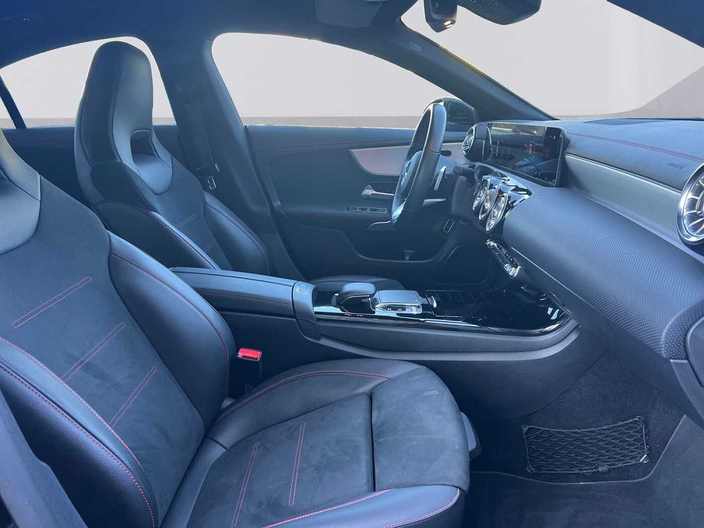 Mercedes-Benz CLA 180  Coupé AMG Line