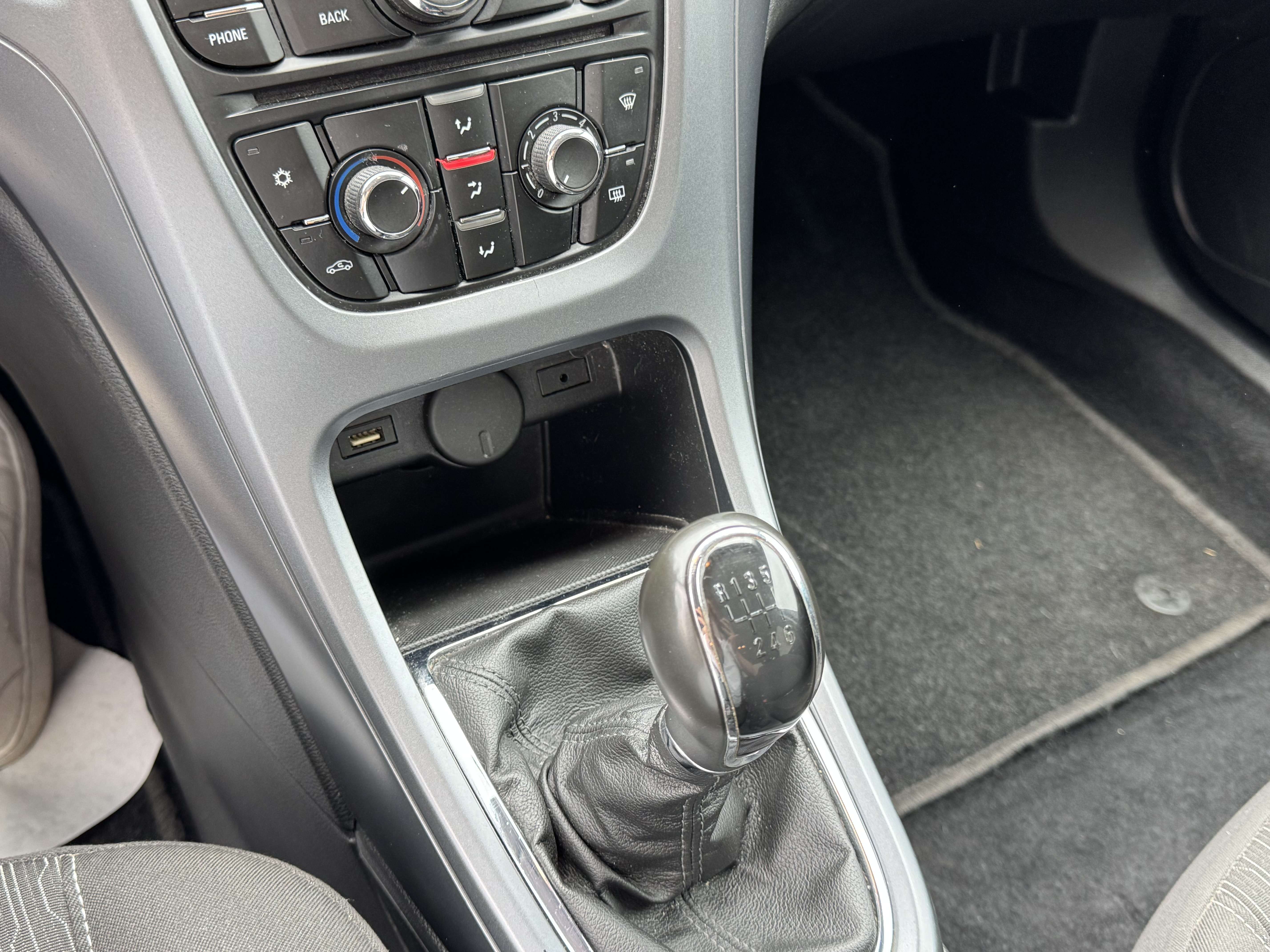 Opel Astra 1.7 CDTi 110cv/CAPTEURS/AC/CD/GARANTIE 12 MOIS