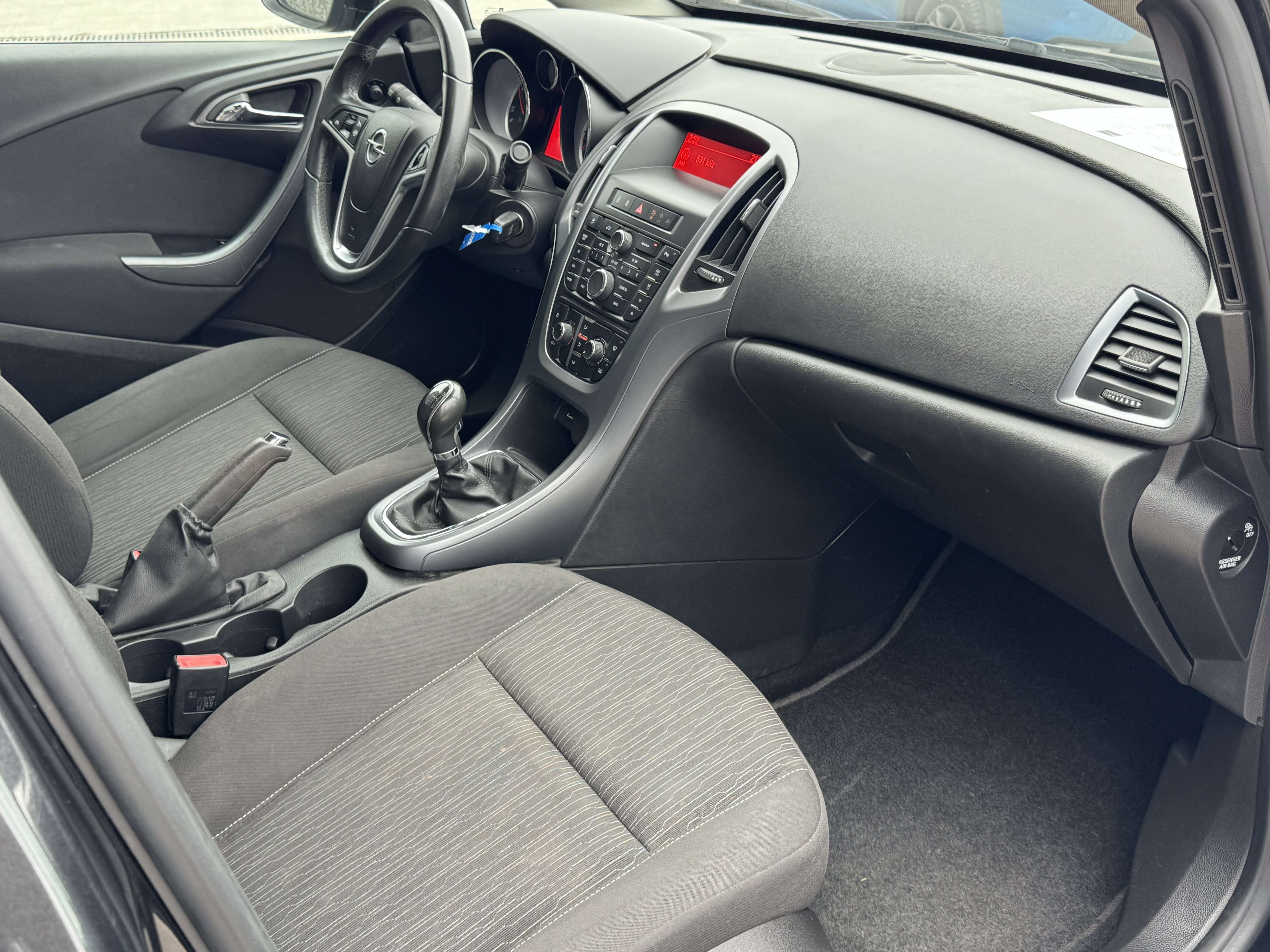 Opel Astra 1.7 CDTi 110cv/CAPTEURS/AC/CD/GARANTIE 12 MOIS
