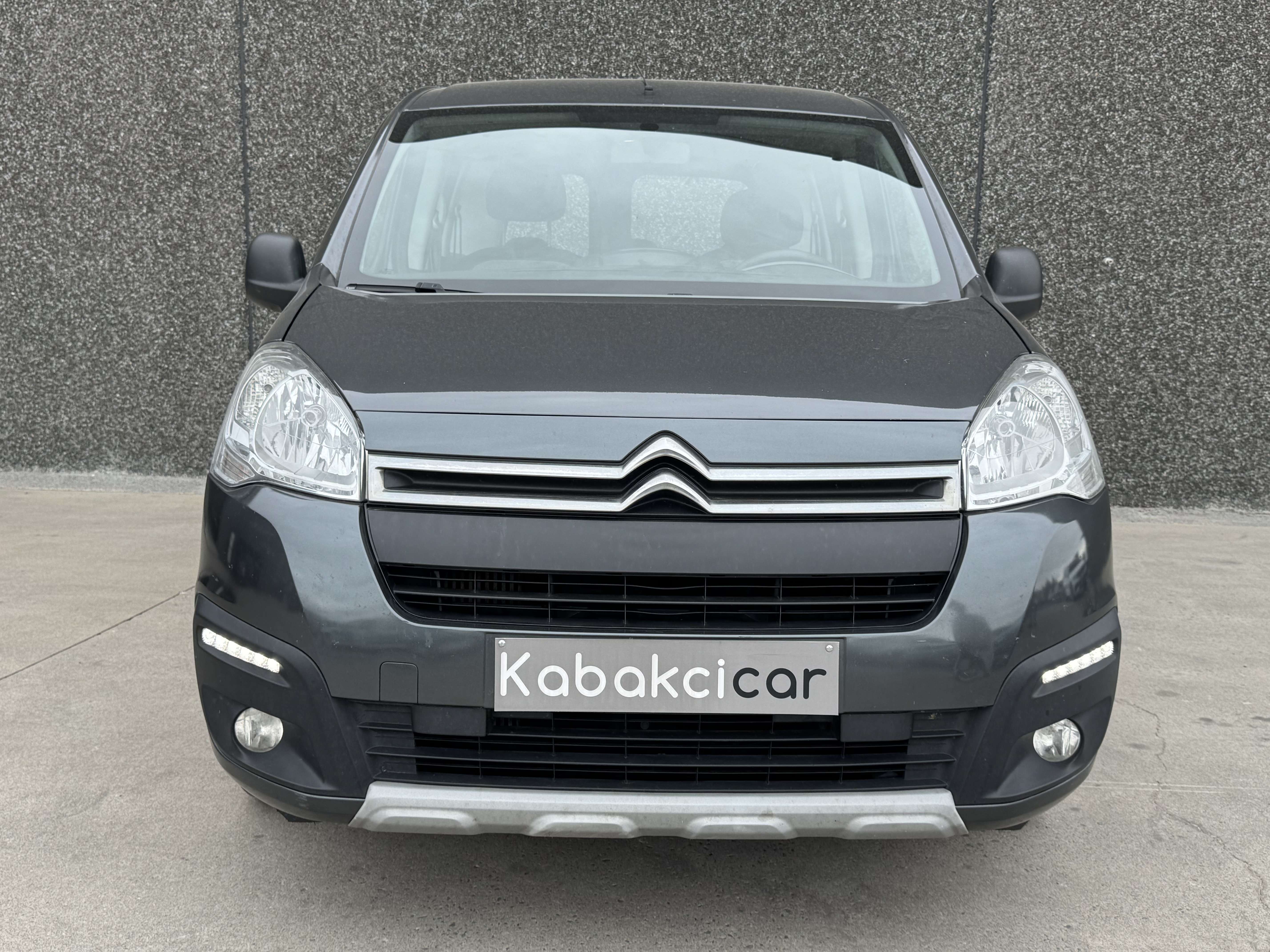 Citroen Berlingo 1.6hdi 99cv/AC/ATTACHE REMORQUE/GARANTIE