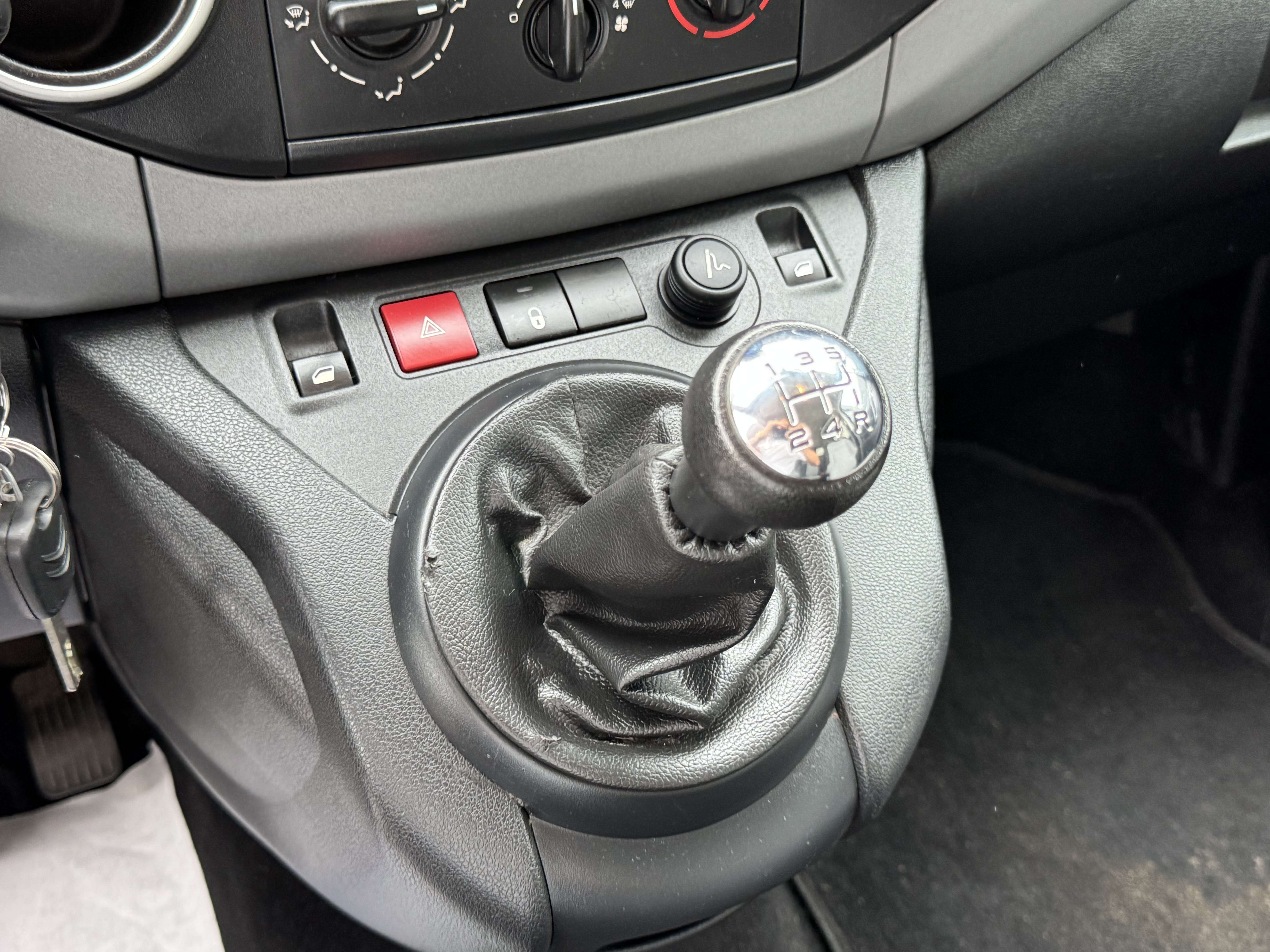 Citroen Berlingo 1.6hdi 99cv/AC/ATTACHE REMORQUE/GARANTIE