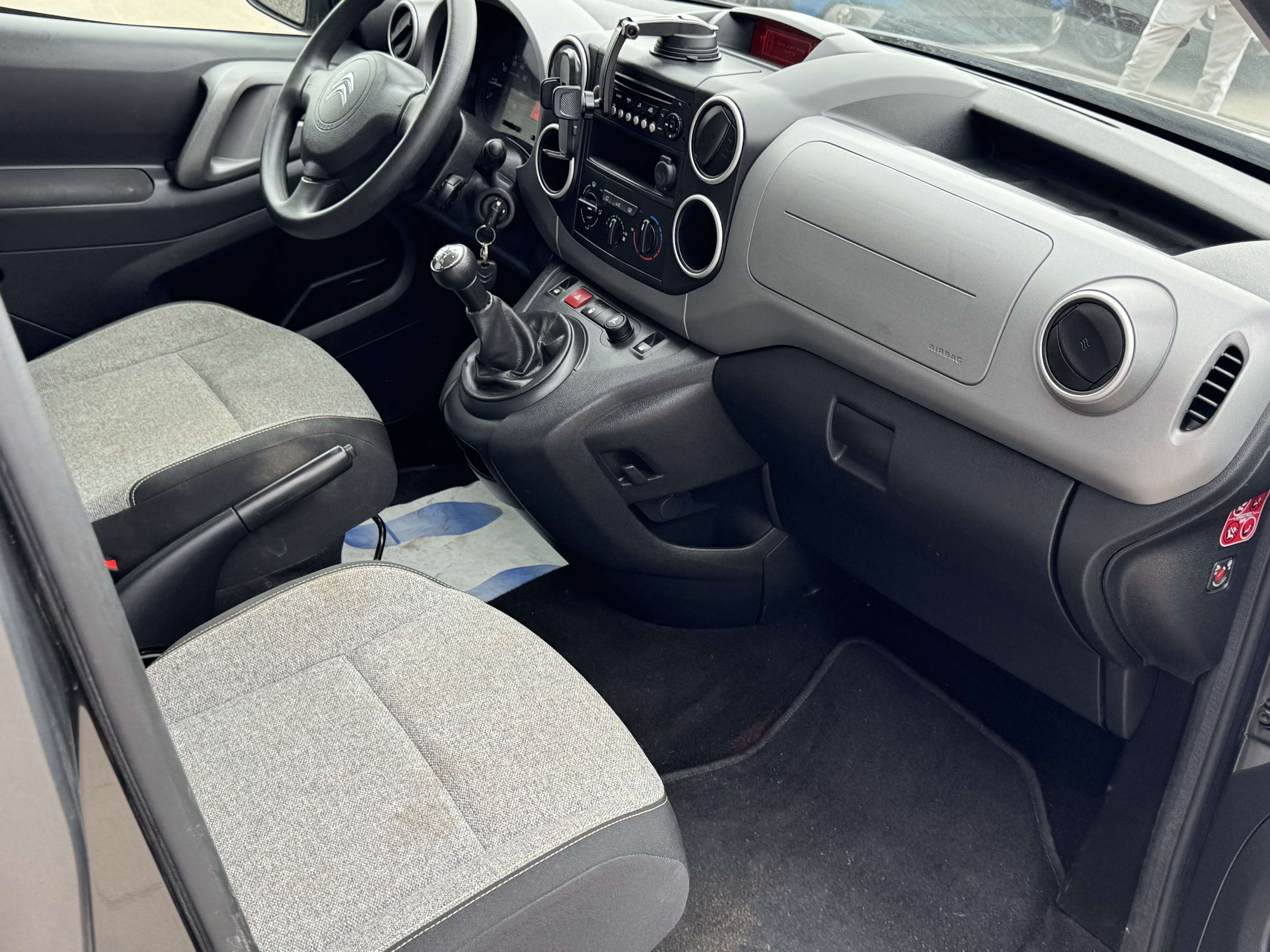 Citroen Berlingo 1.6hdi 99cv/AC/ATTACHE REMORQUE/GARANTIE
