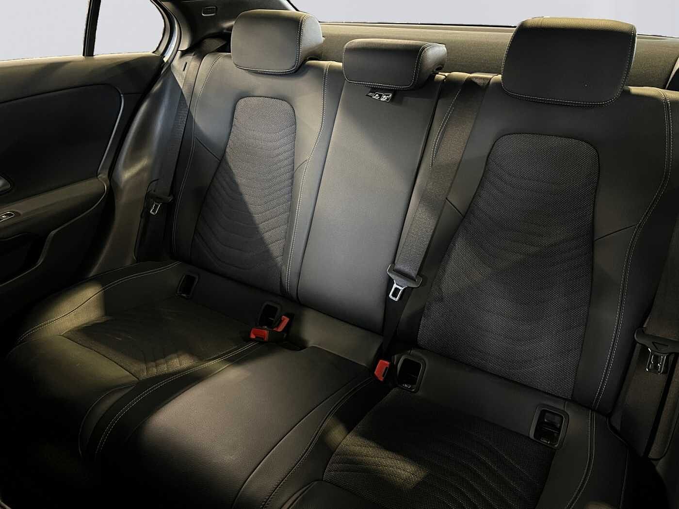 Mercedes-Benz A 180  d Limousine