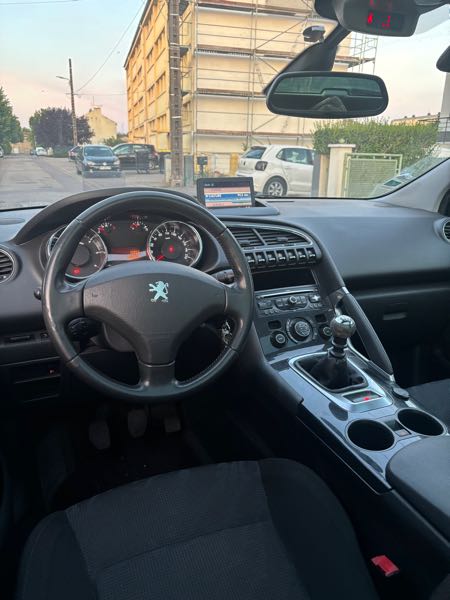 Peugeot 3008 Peugeot 3008 1.6 HDI 110 CH
