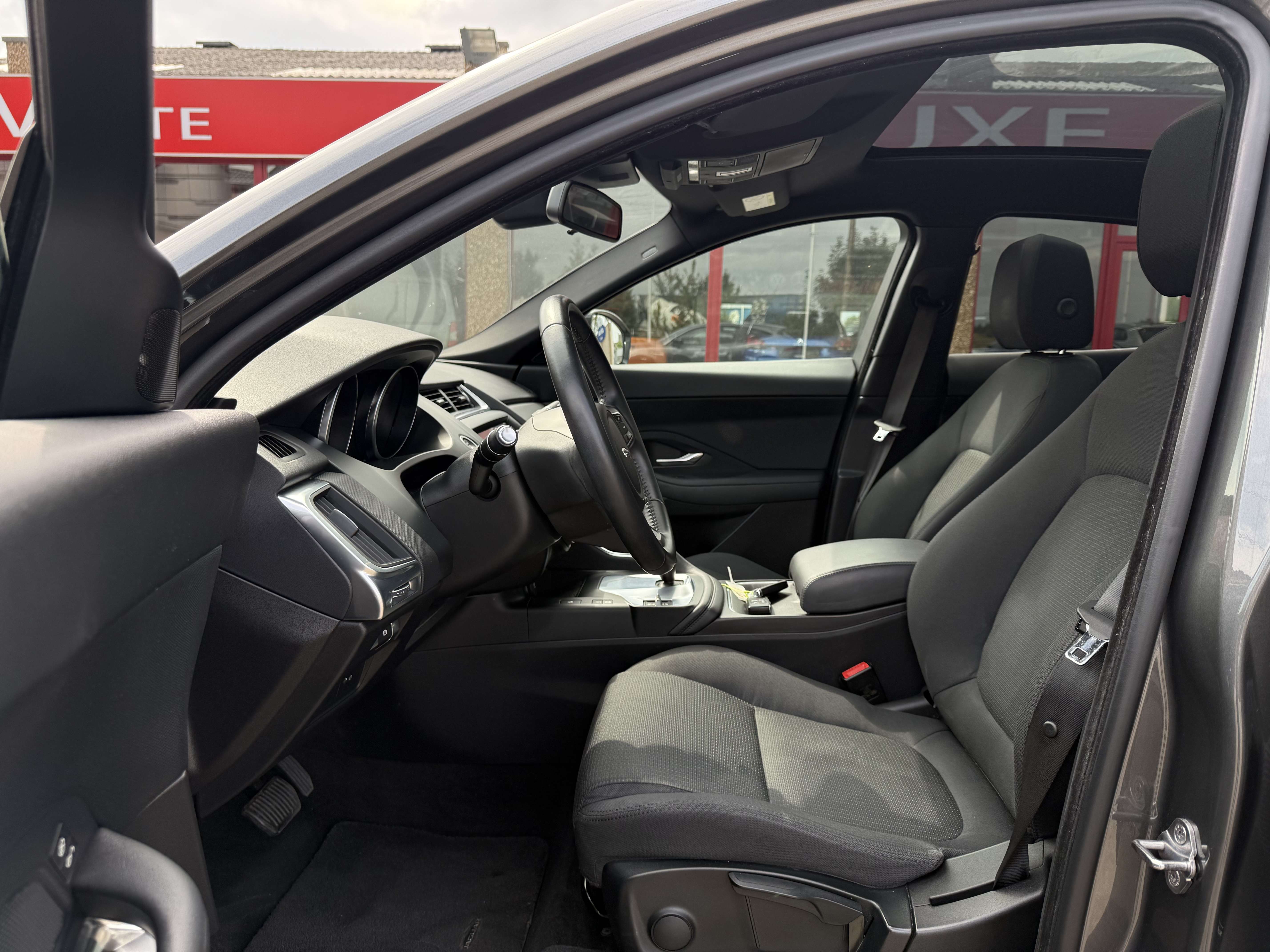 Jaguar E-Pace 2.OD 15OCV AWD BOITE AUTO GPS LED PANORAMIQUE FULL