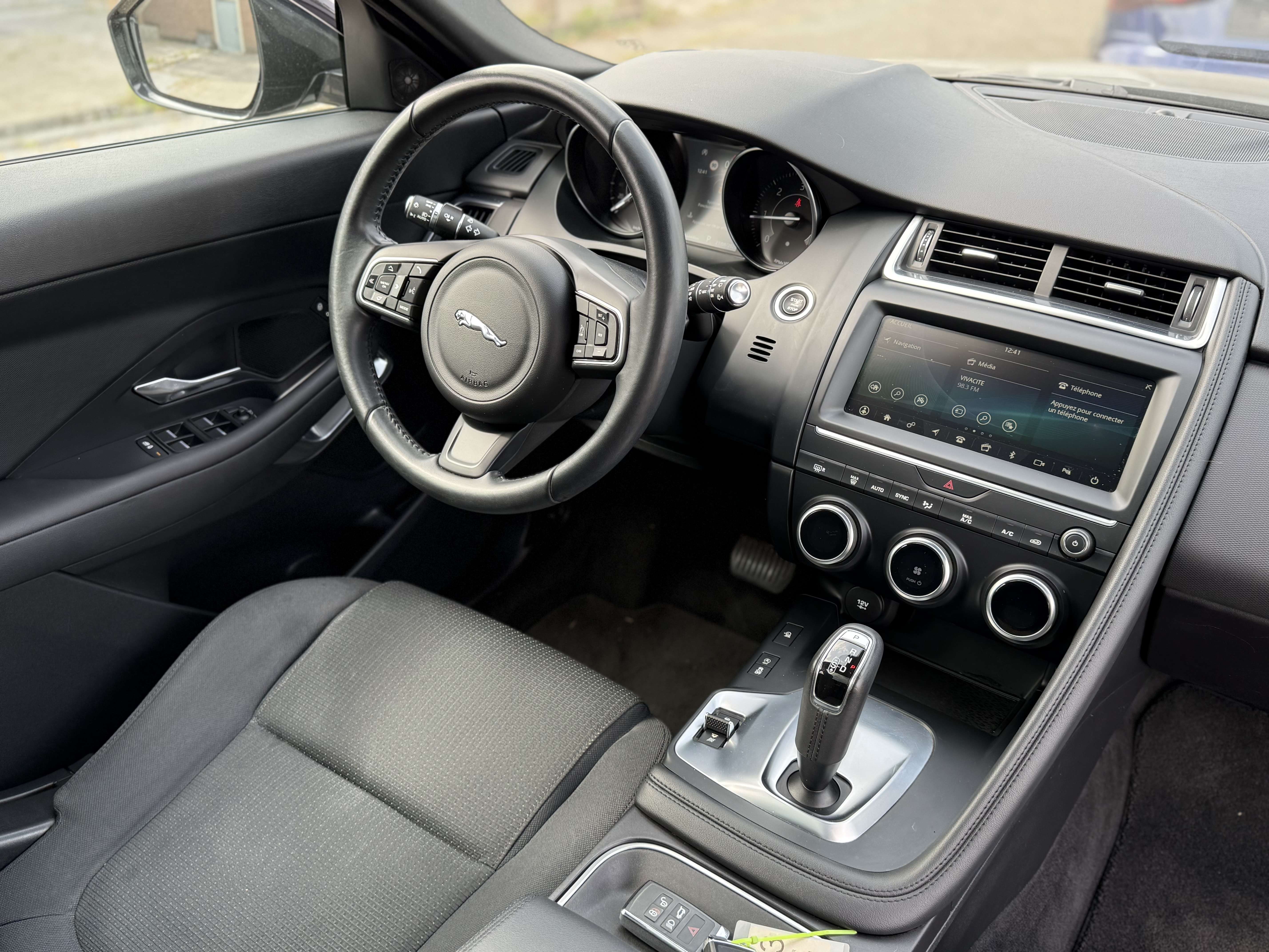Jaguar E-Pace 2.OD 15OCV AWD BOITE AUTO GPS LED PANORAMIQUE FULL