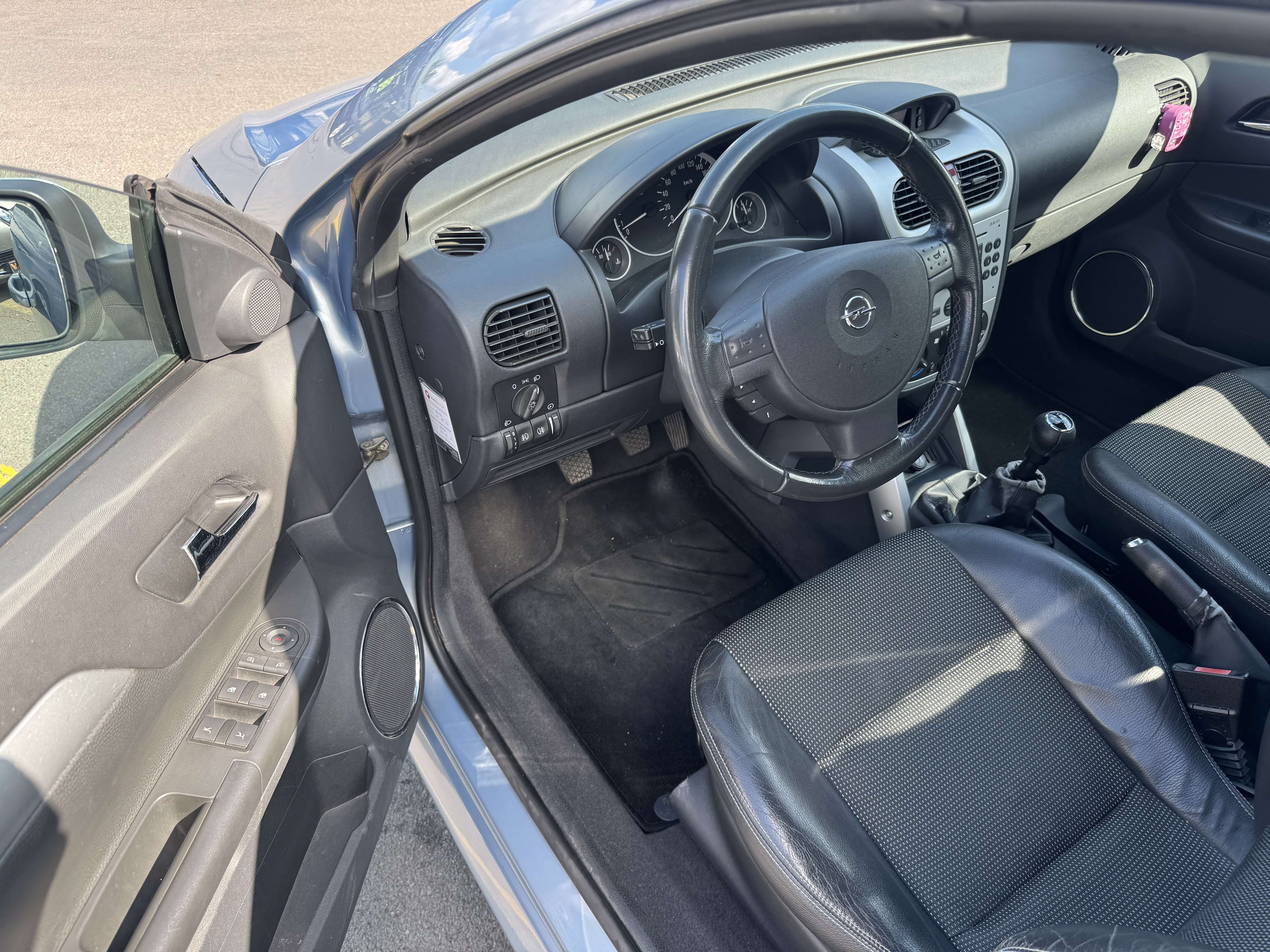 Opel Tigra Tigra Twintop 1.4i XEP 16v Cosmo