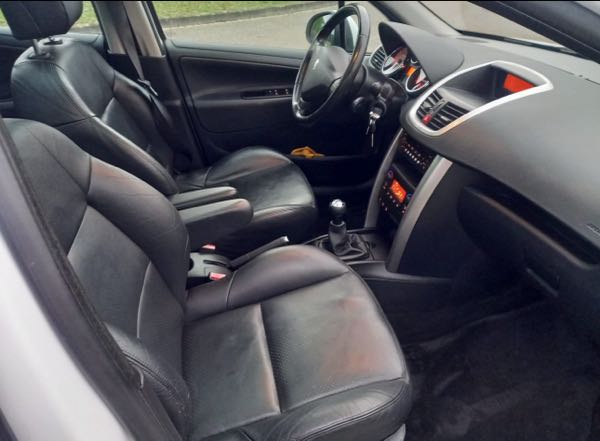 Peugeot 207 (2) SW 1.6 VTI 120 PREMIUM