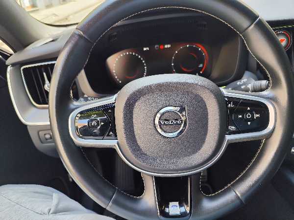 Volvo Xc60 II D4 190 ADBLUE R-DESIGN GEARTRONIC 8