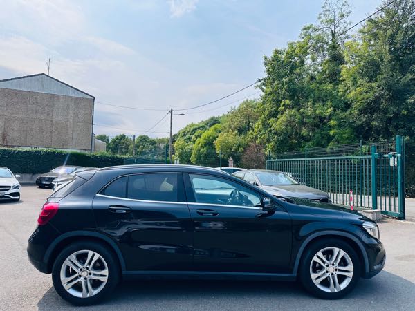 Mercedes-Benz Gla (2) 220 D SENSATION 4MATIC 7G-DCT