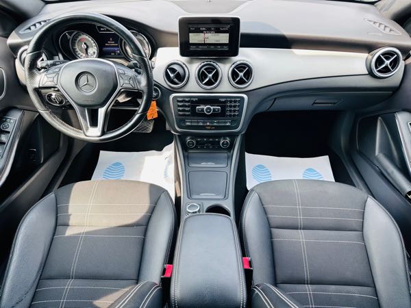 Mercedes-Benz Gla (2) 220 D SENSATION 4MATIC 7G-DCT