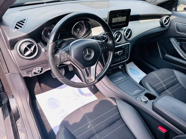 Mercedes-Benz Gla (2) 220 D SENSATION 4MATIC 7G-DCT