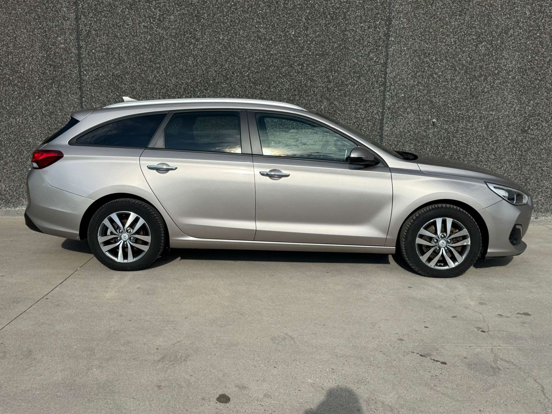 Hyundai i30 SW 1.6 CRDi 116cv/CARPLAY/CAPTEURS/AC/BT/GARANTIE