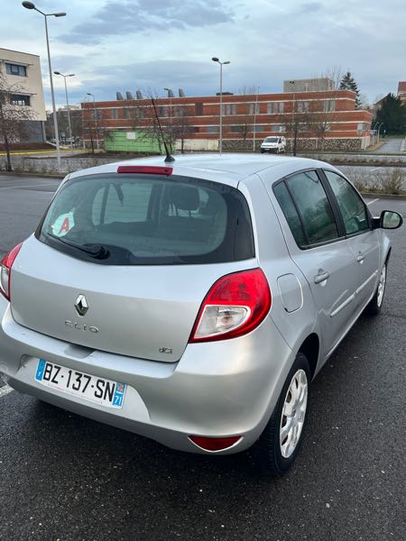 Renault Clio III (2) 1.5 DCI 75 BUSINESS 5P ECO2 EURO5