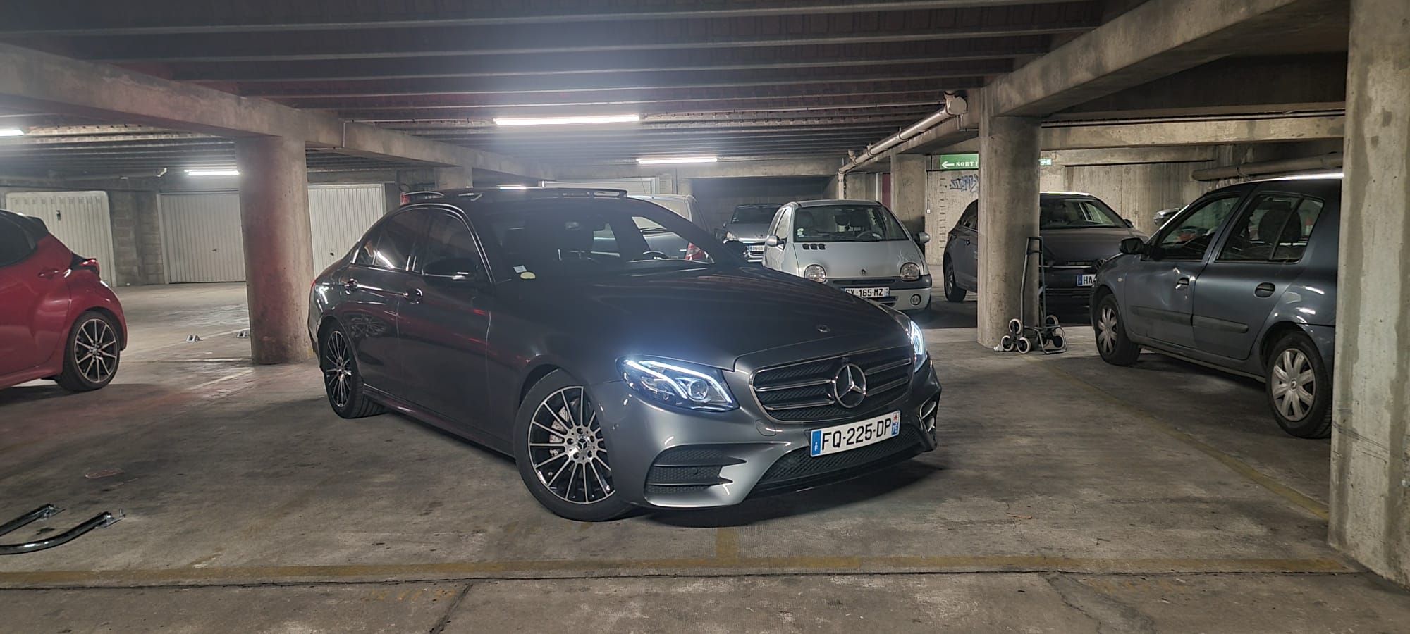 Mercedes-Benz Classe E V 200 D AMG LINE 9G-TRONIC