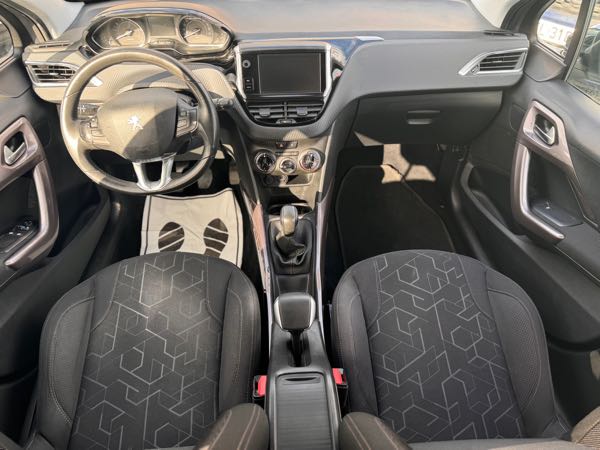 Peugeot 2008 Peugeot 2008 1.2 essence 82cv
