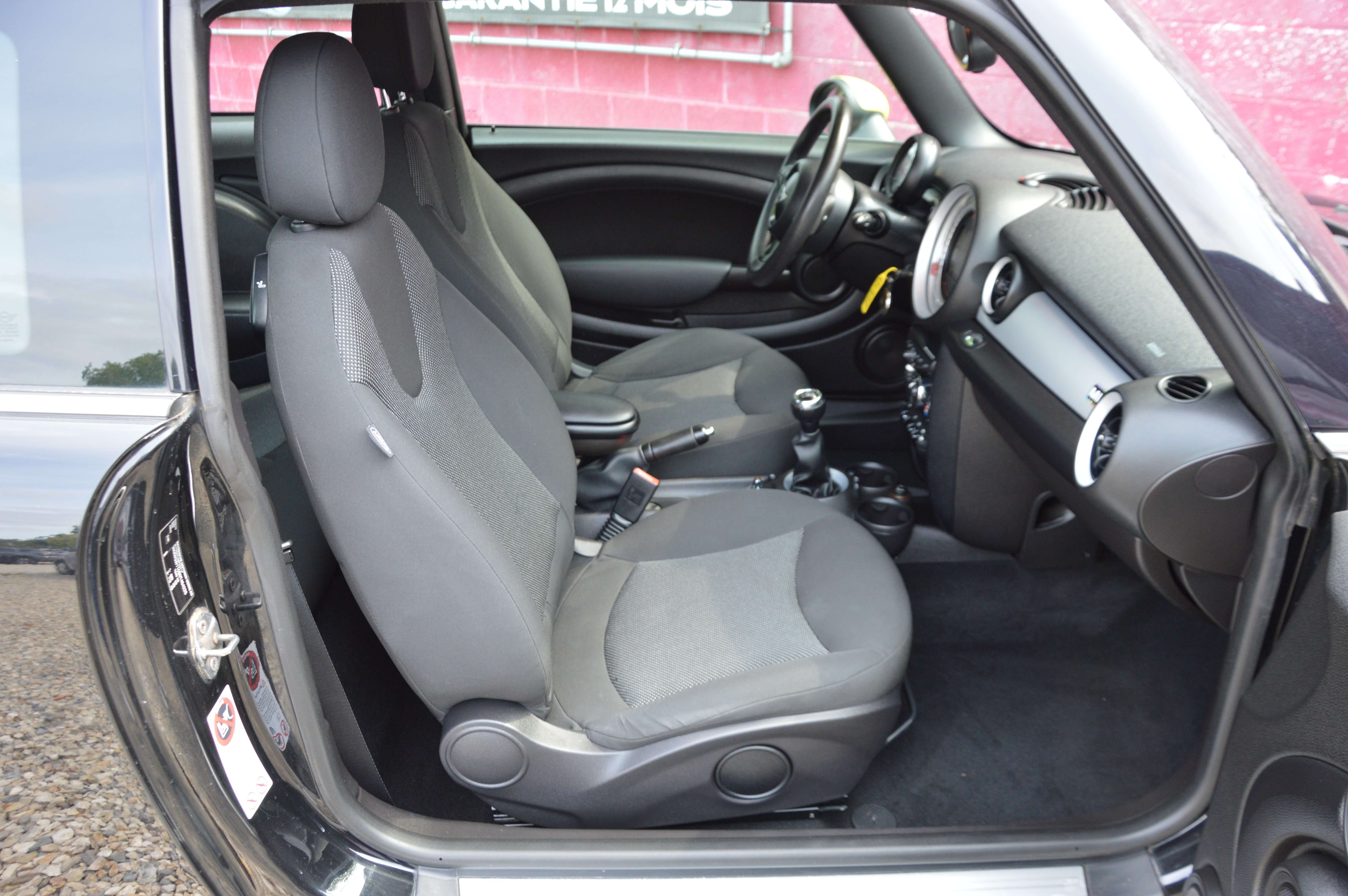 MINI One D Mini 1.6D NAV CLIM CRUIS 88.208KM