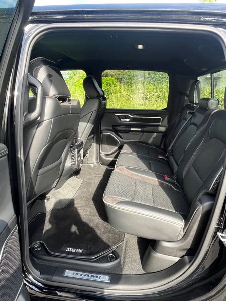 Dodge Ram 1500 5.7 V8 390 HEMI LARAMIE