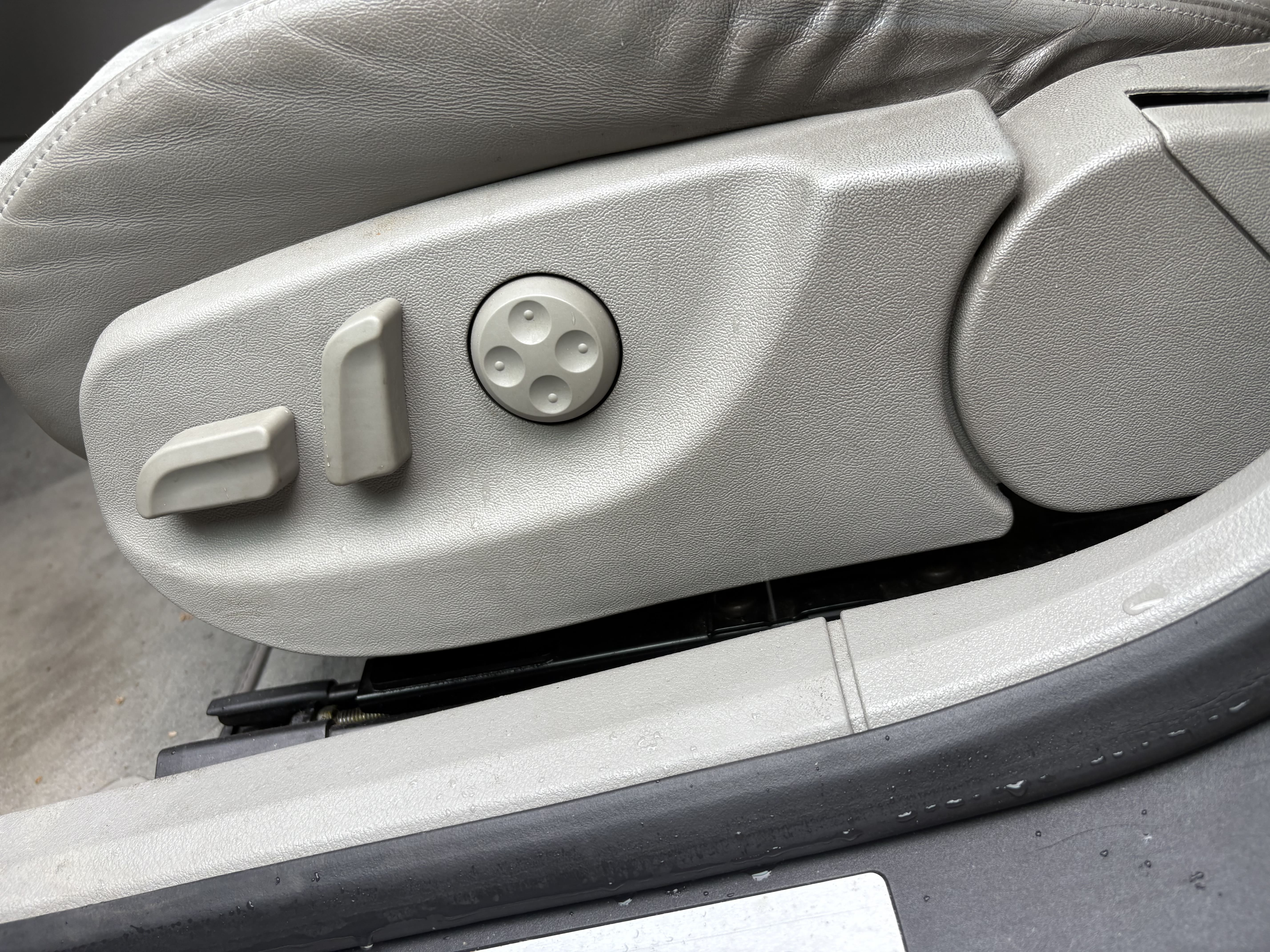Audi A4 III 1.8 T 163 AMBITION