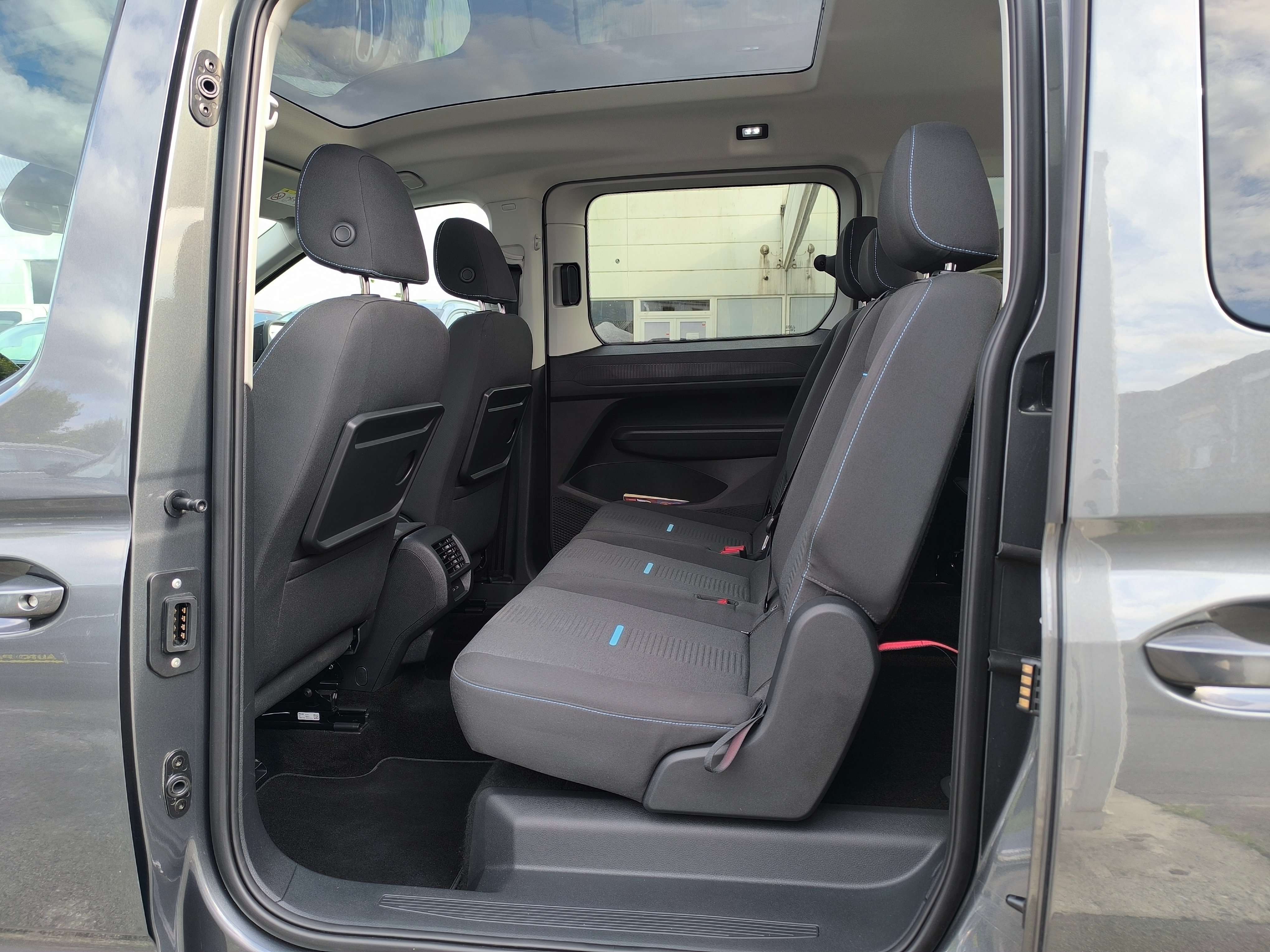 Ford Tourneo Connect 2.0 TDCİ ACTİVE BOİTE AUTO 7 PL GARANTIE 5 ANS