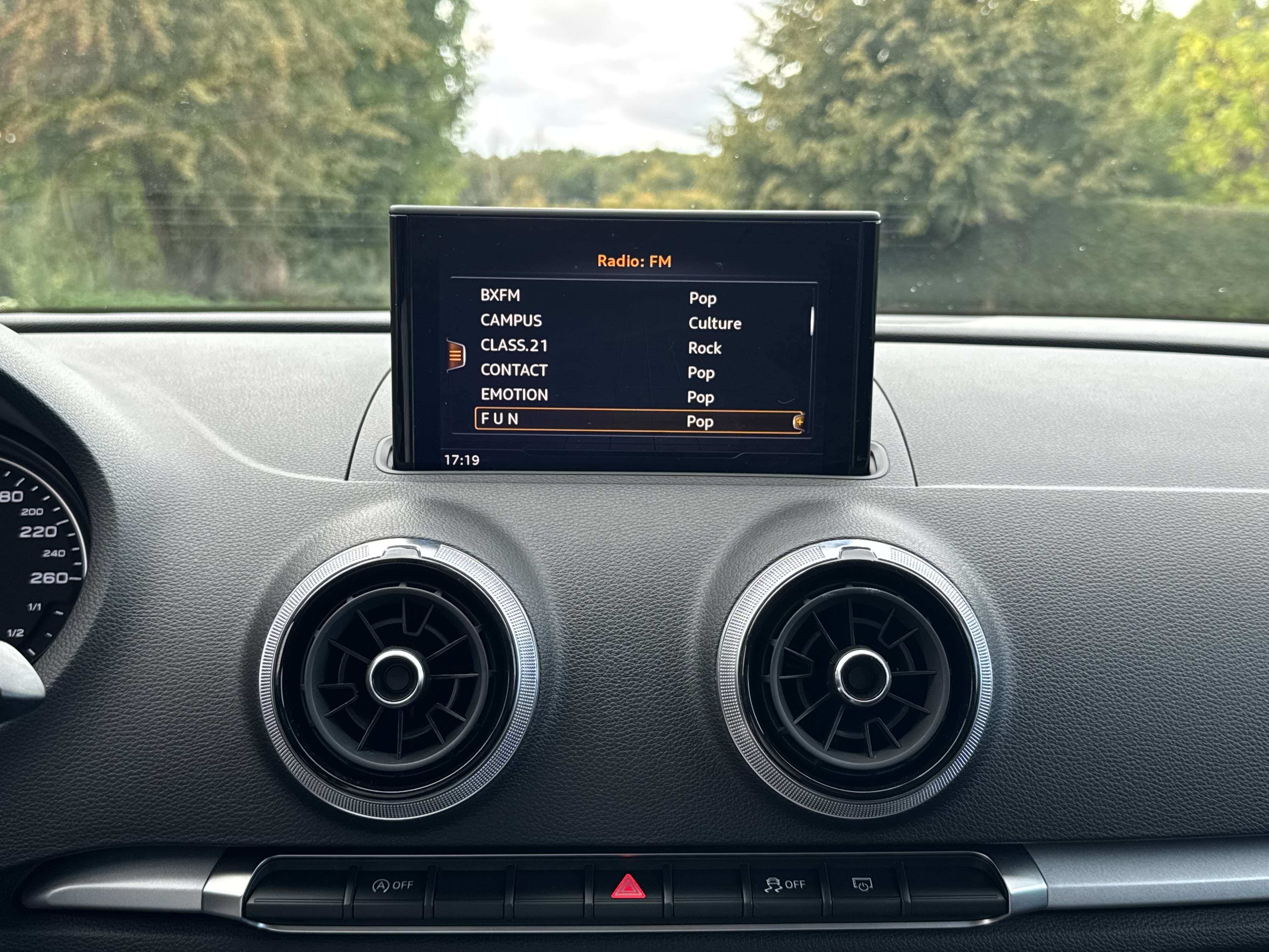 Audi A3 1.6 TDI Limousine S tronic sport