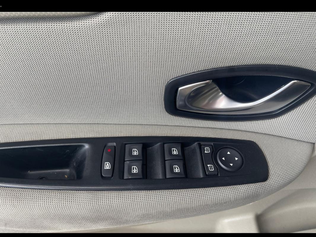 Renault Scenic III dCi 110 FAP eco2 Exception Euro 5 EDC 2011