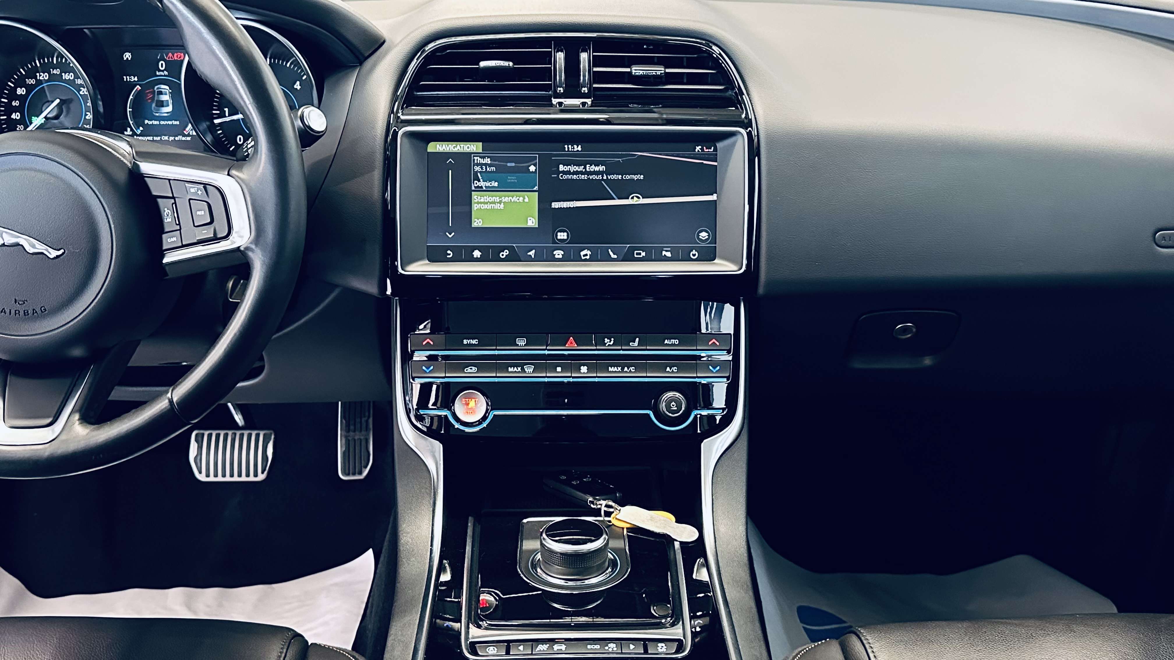 Jaguar XE XE 2.0 D E-Performance Pure 163cv LED CUIR CAMERA