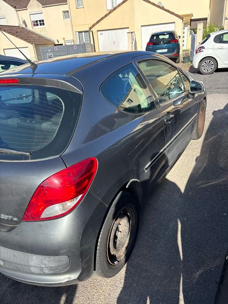 Peugeot 207+ 1.4 ESSENCE 3P