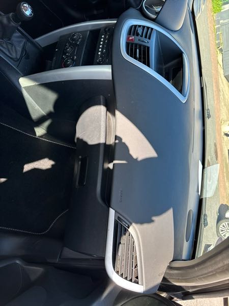 Peugeot 207+ 1.4 ESSENCE 3P