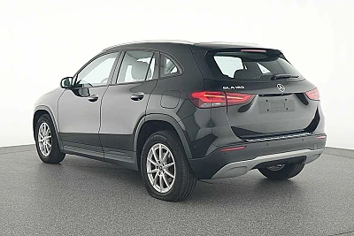 Mercedes-Benz GLA 180  Off-Roader