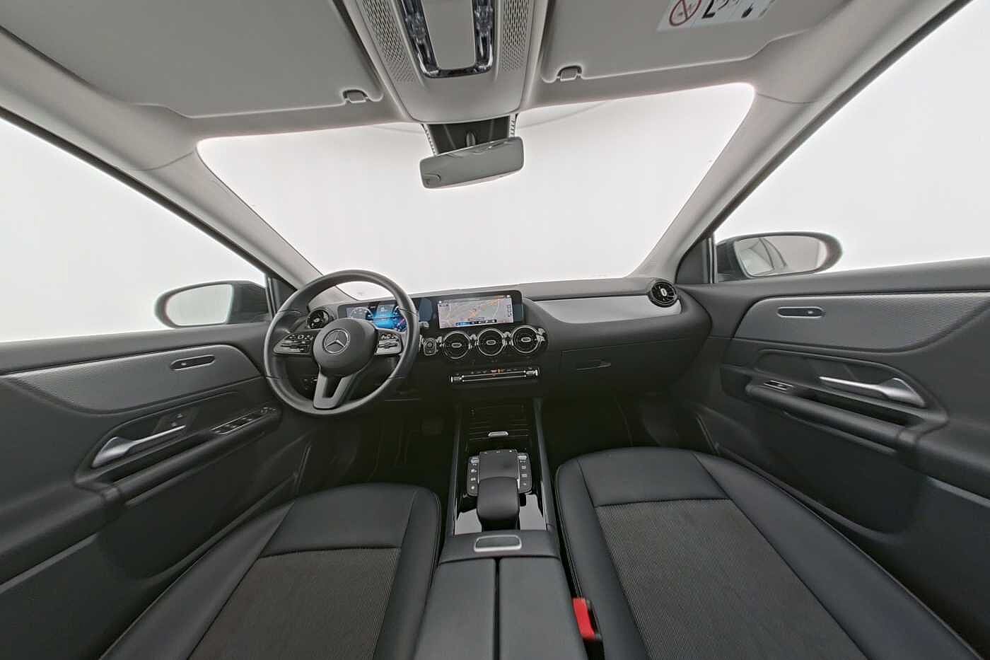 Mercedes-Benz GLA 180  Off-Roader