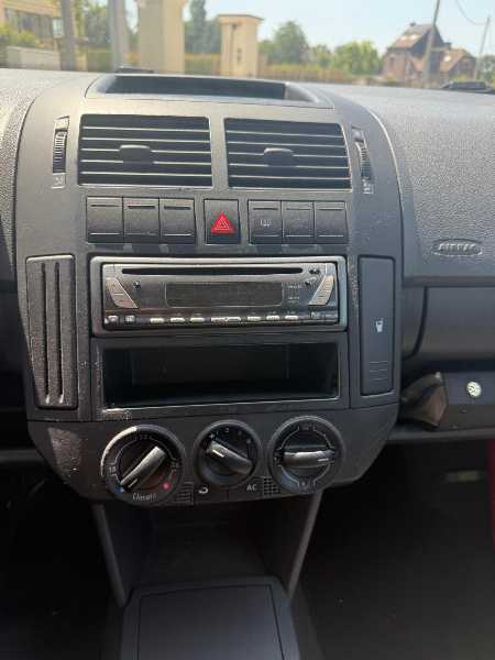Volkswagen Polo IV (2) 1.2 65 CONFORT 5P