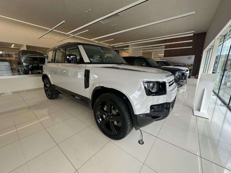 Land Rover Defender X-Dynamic HSE